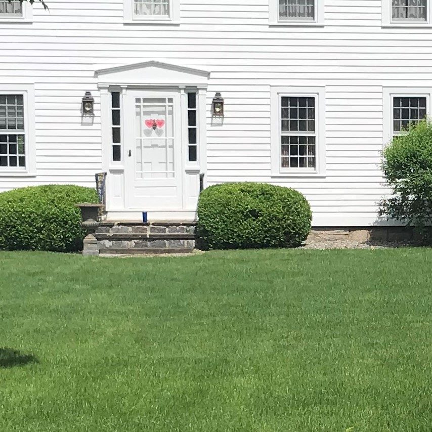 Colonial front lawn